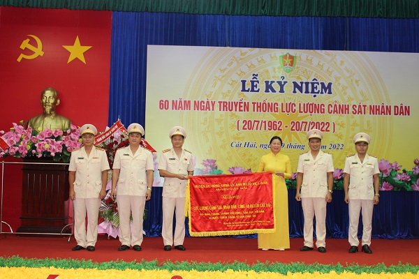 Công an huyện Cát Hải: Tổ chức lễ kỷ niệm 60 năm ngày truyền thống lực lượng CSND